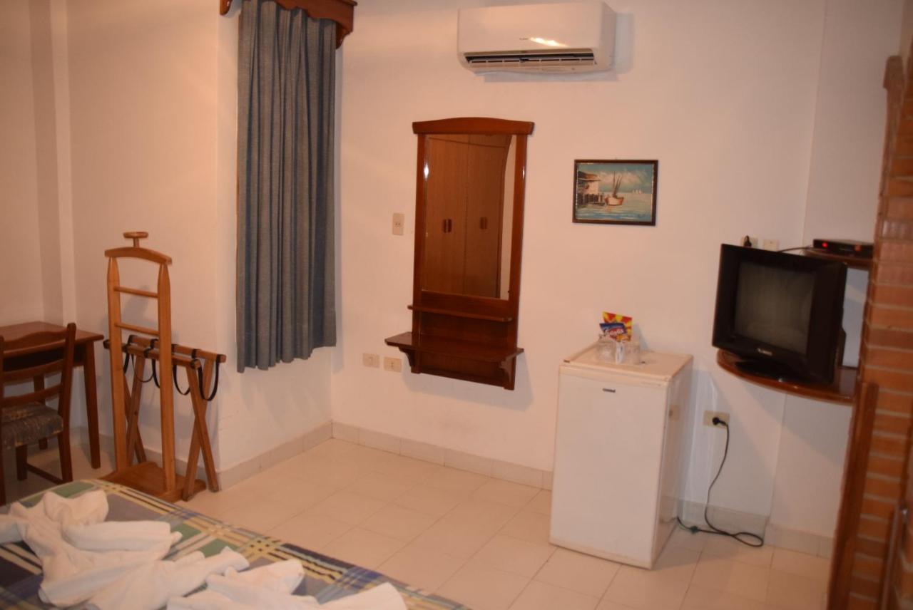 Hotel Palmas Del Sol アスンシオン エクステリア 写真